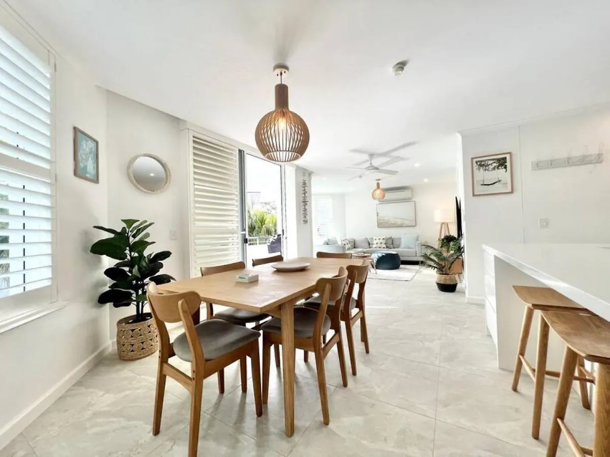 7Em Freshly Renovated Hastings Street 2 Bedroom Noosa Australia